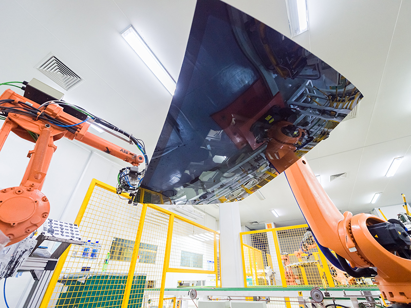 人民日报｜夯基求变 迈向高端，一片玻璃能变出多少花样？